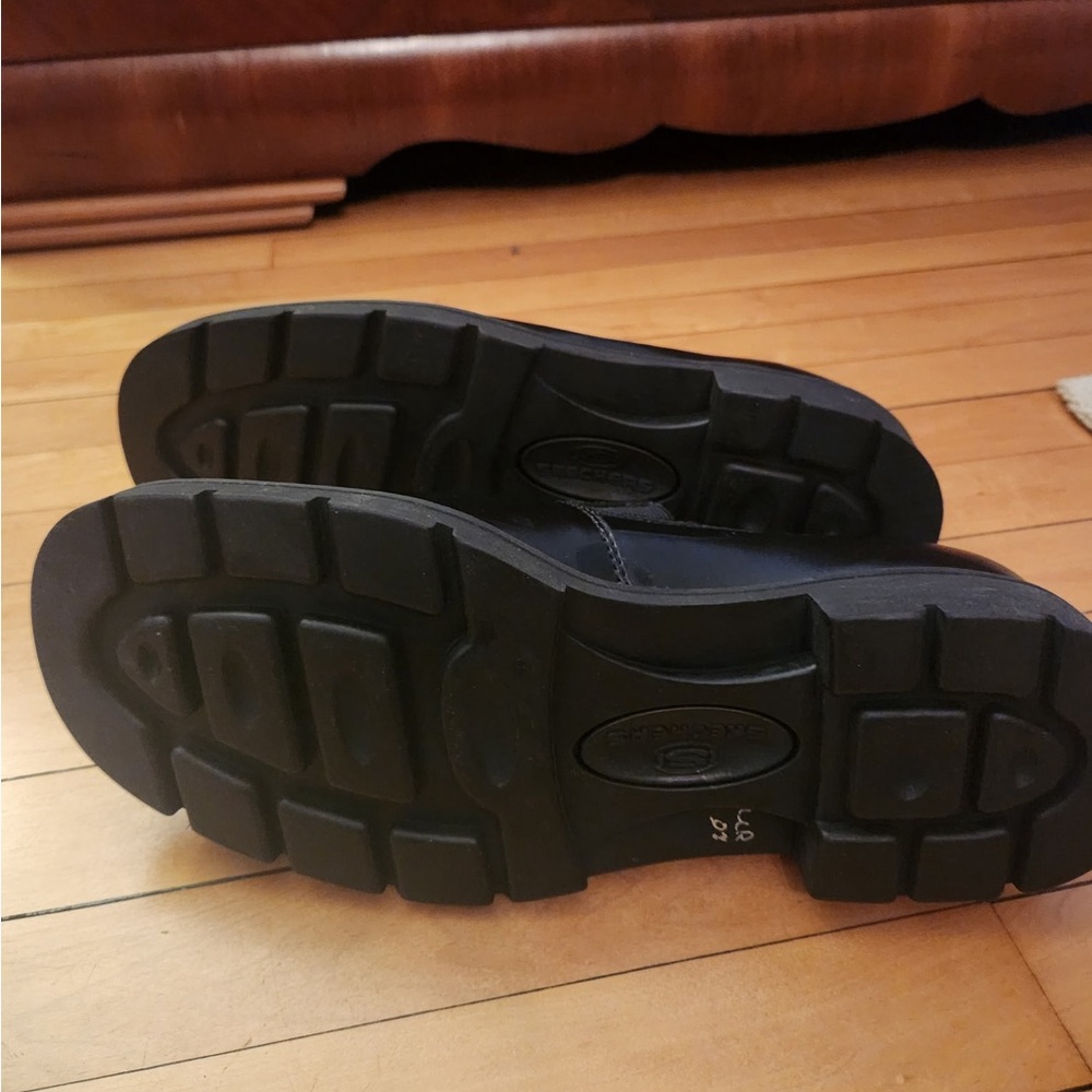 Men's Skechers Black Leather Slip-On Shoes - Picture 5 of 6